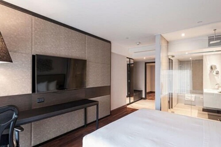 Room 40 of 85