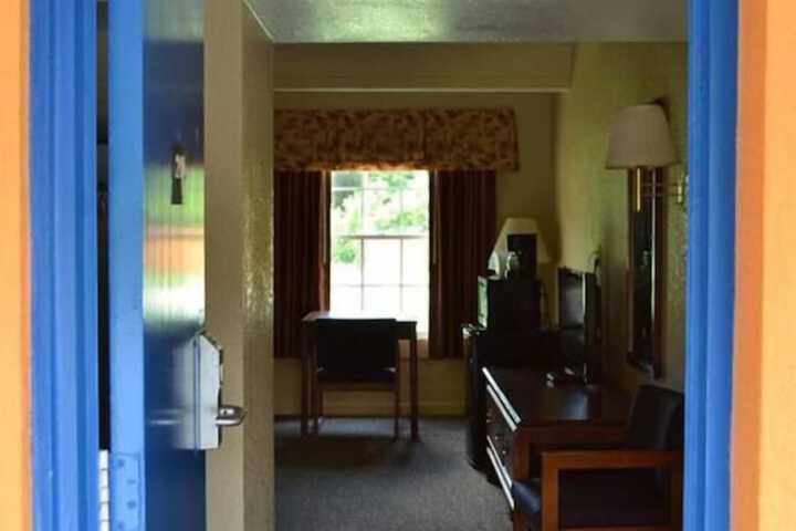 Room 30 of 37