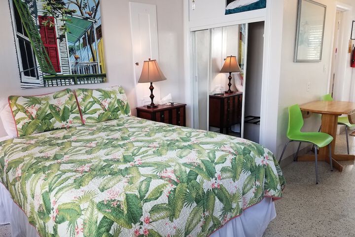 Room 103 of 218