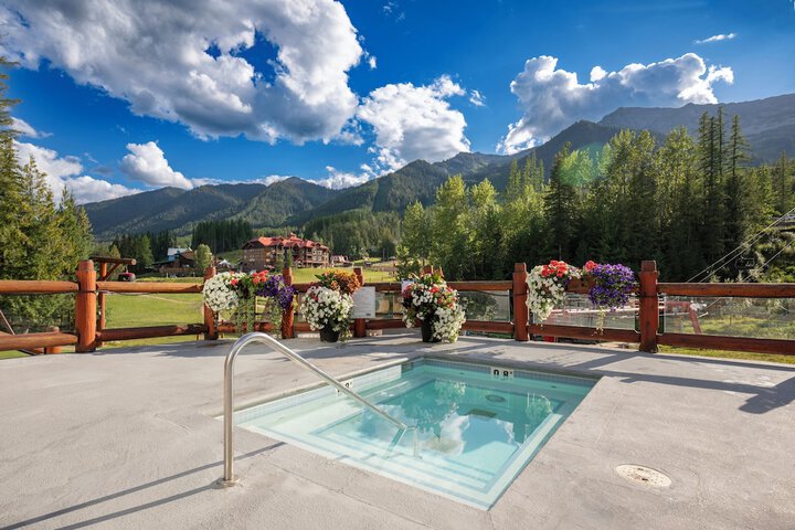 Lizard Creek Lodge