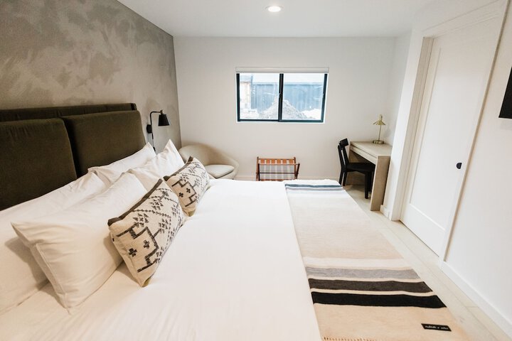 Room 107 of 172