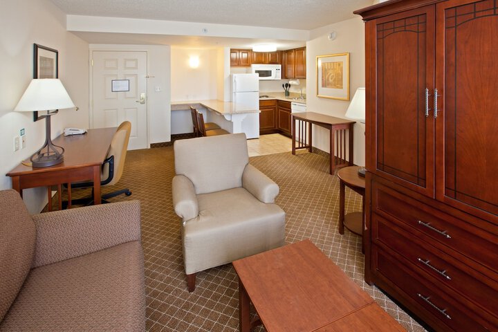 Staybridge Suites Indianapolis-Airport by IHG