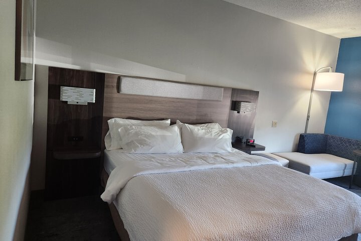 Room 21 of 39
