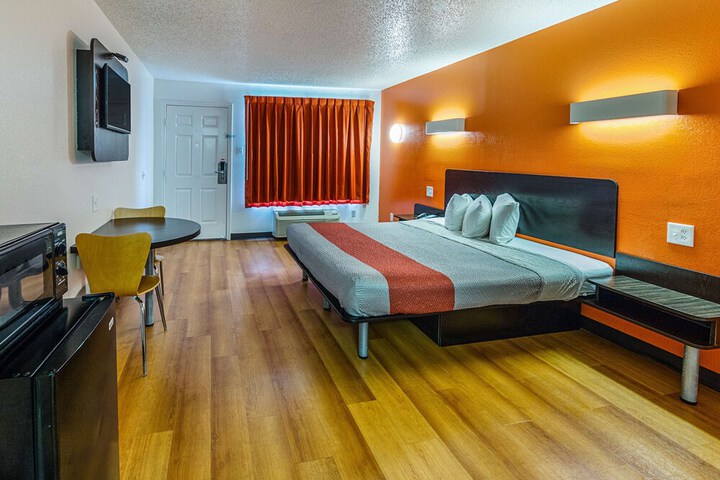 Motel 6 Waxahachie TX