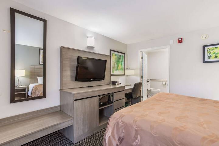 Room 25 of 58