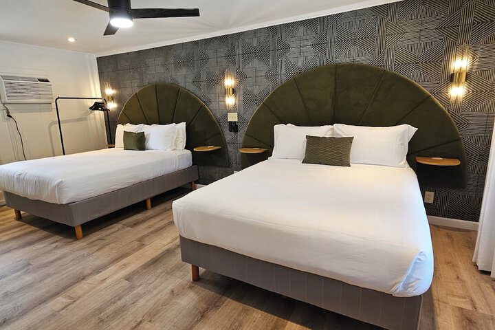 CedarWood Inn