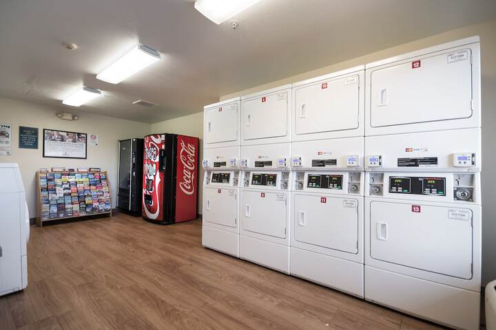 HomeTowne Studios by Red Roof Seattle - Kent / Des Moines