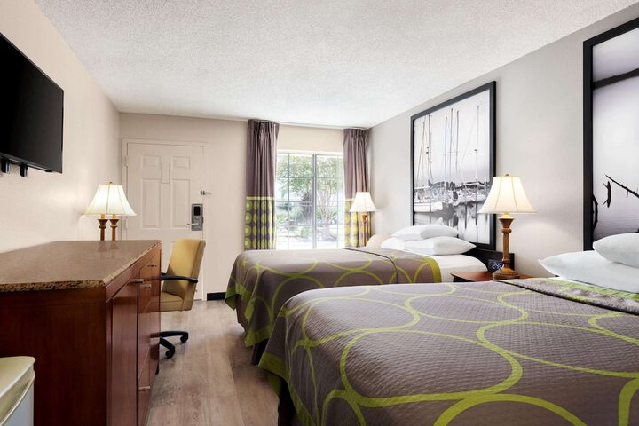 Room 21 of 54