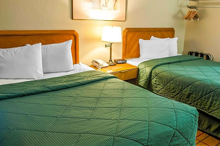 Rodeway Inn East