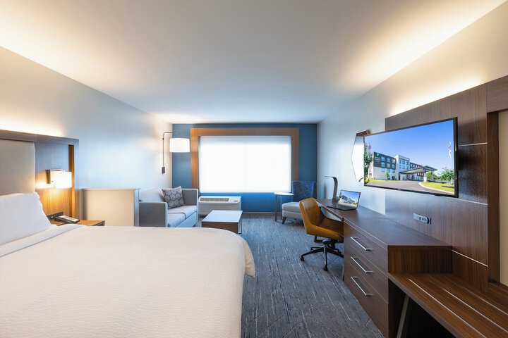 Holiday Inn Express & Suites Greenwood Mall by IHG