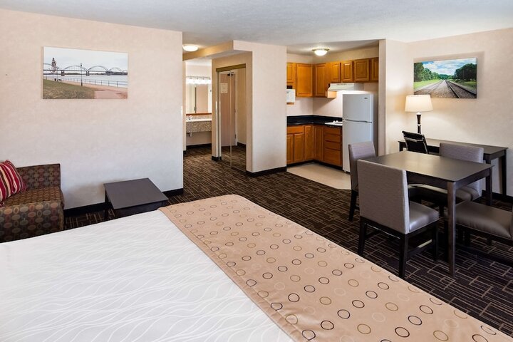 Room 9 of 30