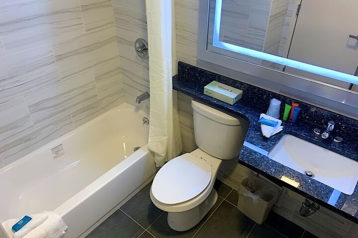 Room 8 of 23