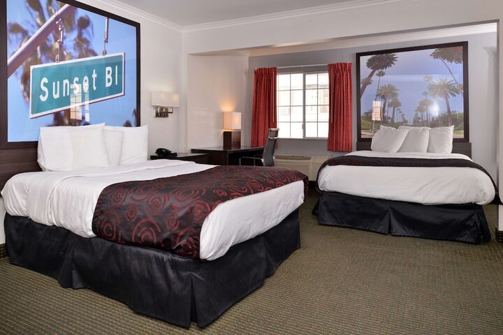 Room 11 of 18