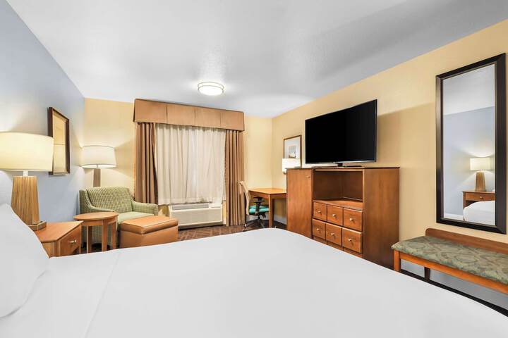 Room 15 of 33