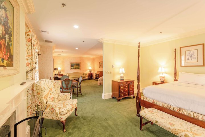 Room 73 of 166