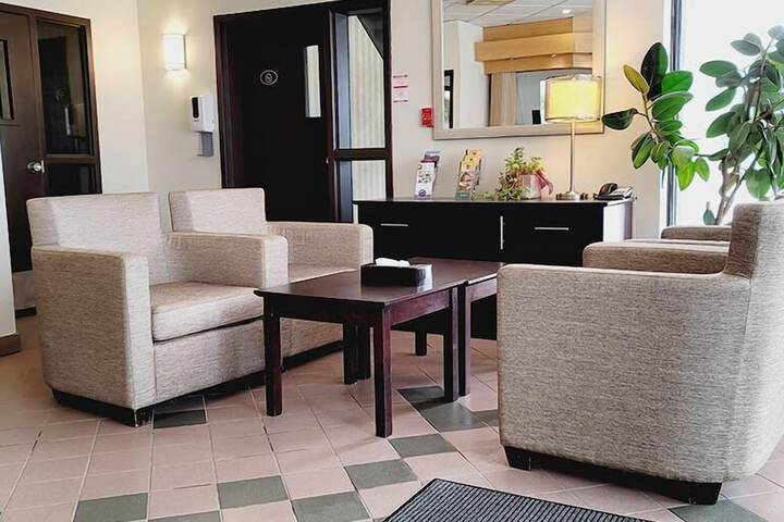 Quality Hotel & Suites