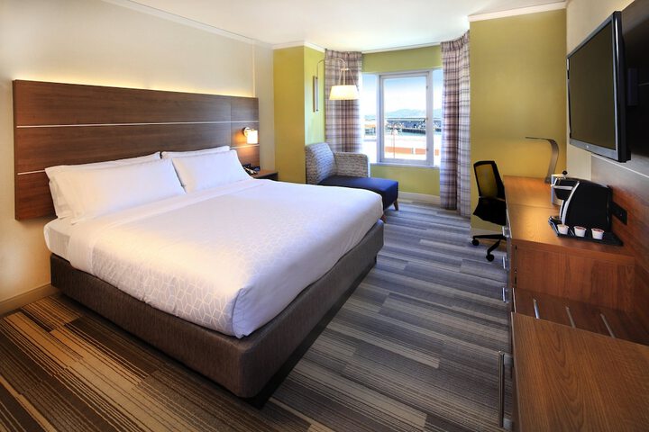 Room 33 of 50