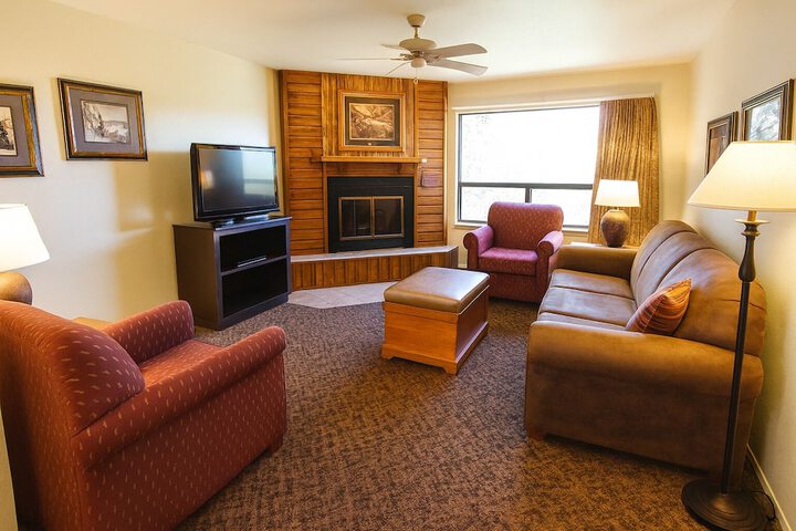 Crown Point Resort