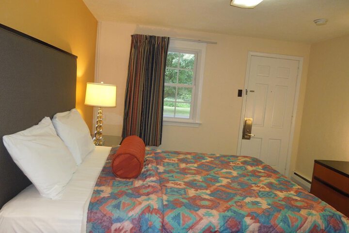 Room 9 of 49