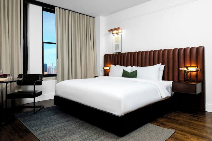 Surety Hotel Autograph Collection