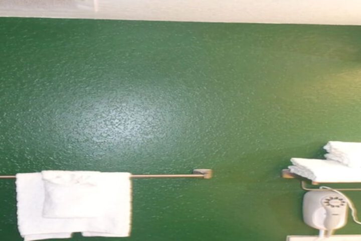Room 34 of 48