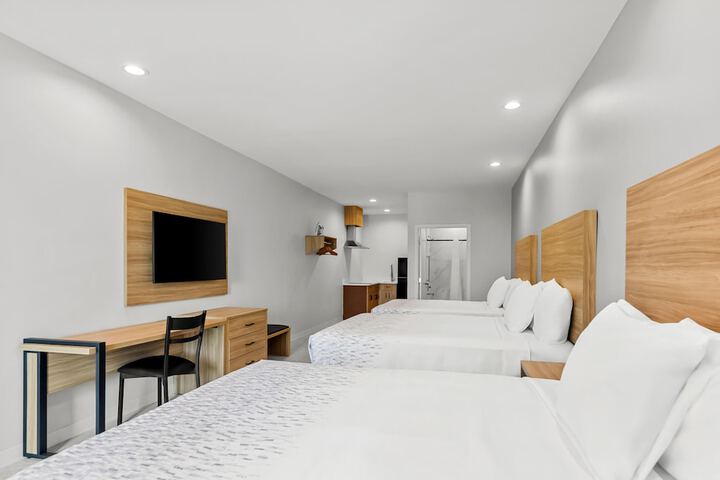Americas Best Value Inn & Suites Tomball Grand Parkway