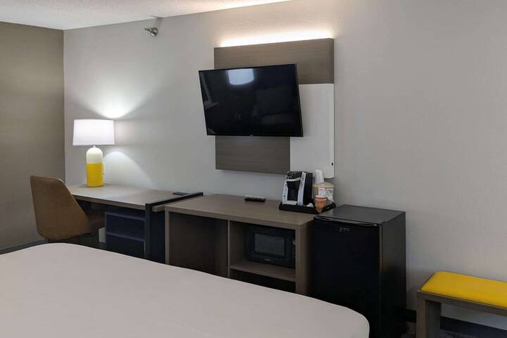 Comfort Inn & Suites Sharonville - Cincinnati North
