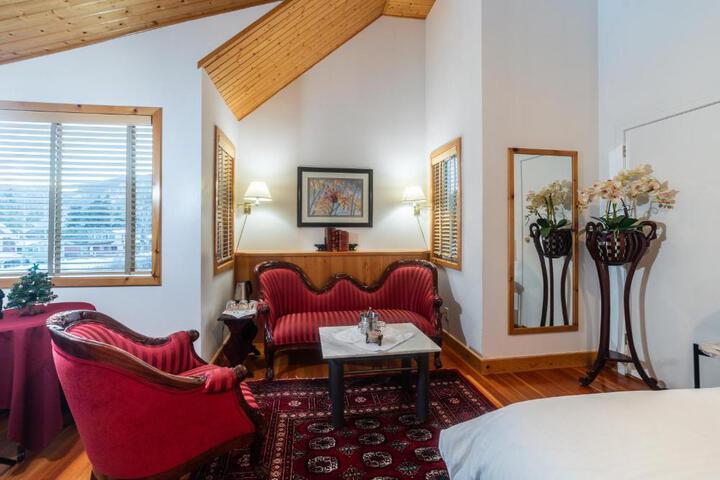 Beaujolais Boutique B & B at Theas House- Adults Only
