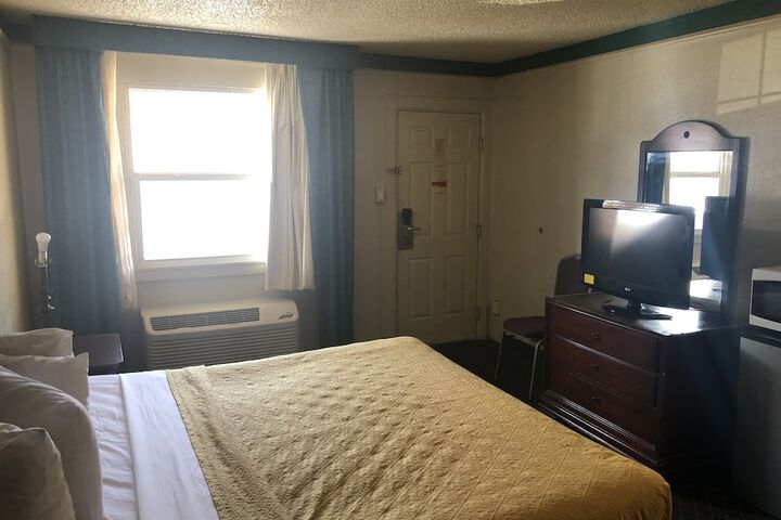 Room 32 of 57
