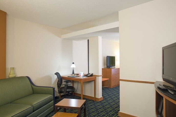 Room 10 of 28