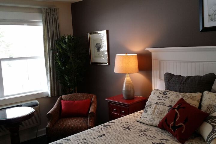 Room 10 of 30