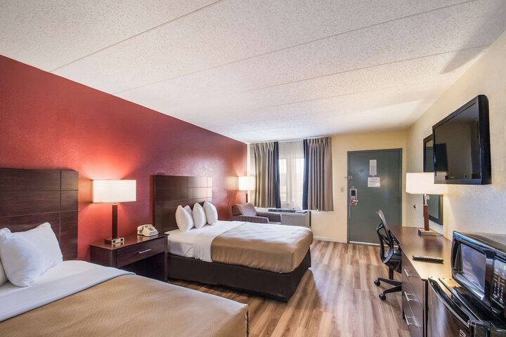 Room 15 of 28