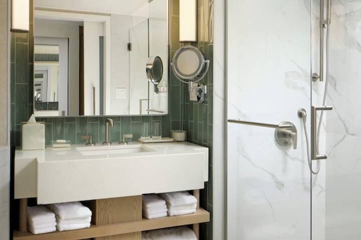 Loews Miami Beach Hotel – South Beach