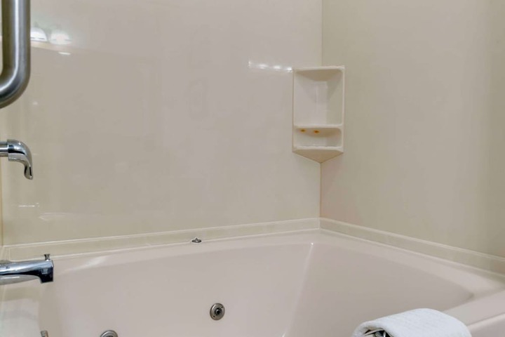 Room 9 of 36
