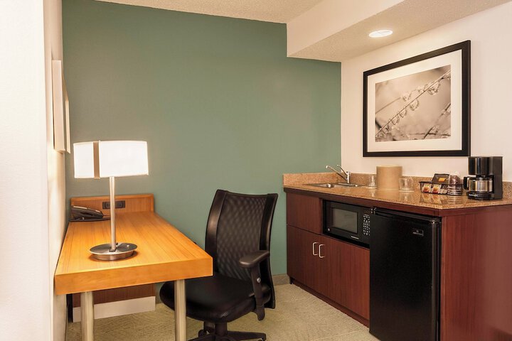 Room 16 of 27