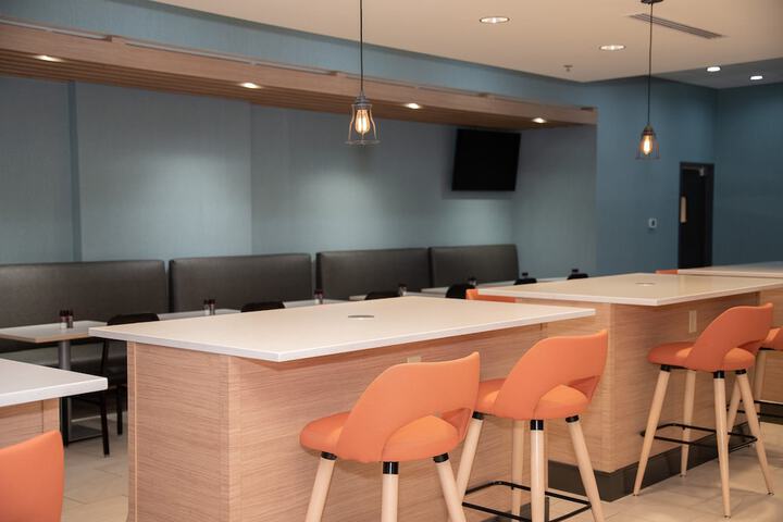 Holiday Inn & Suites Fayetteville W-Fort Bragg Area by IHG