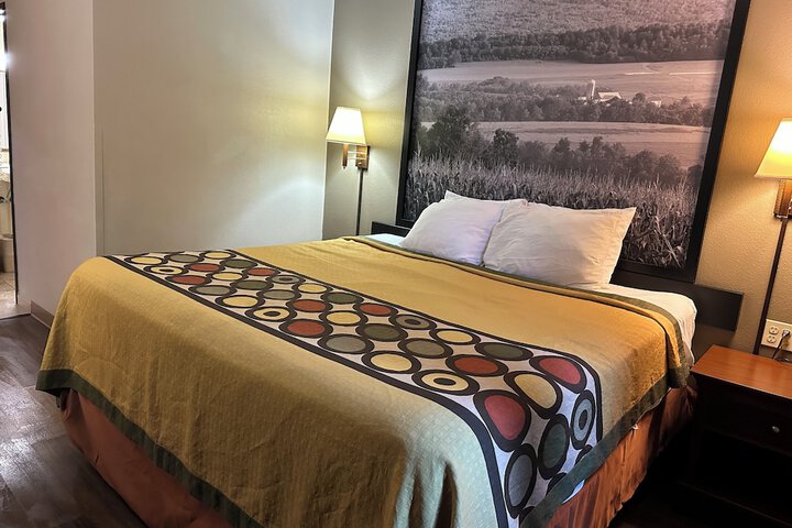 Room 13 of 20