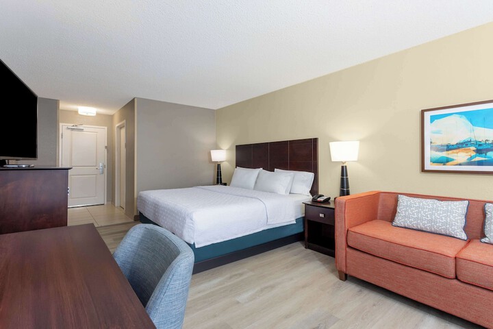 Room 21 of 35
