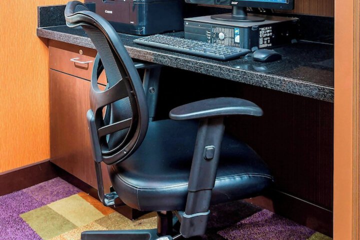 Fairfield Inn & Suites Victoria