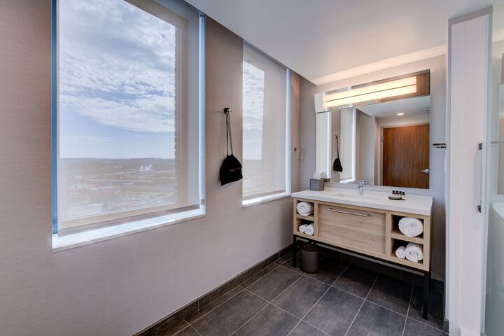 Threefoot Hotel Meridian, a Tribute Portfolio Hotel