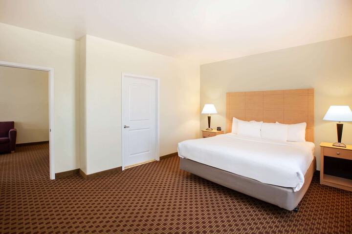 Room 14 of 28