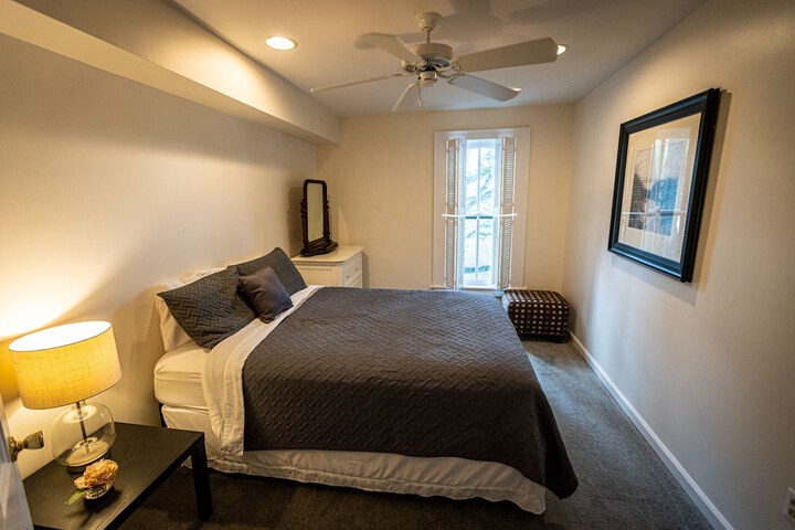 Room 30 of 35