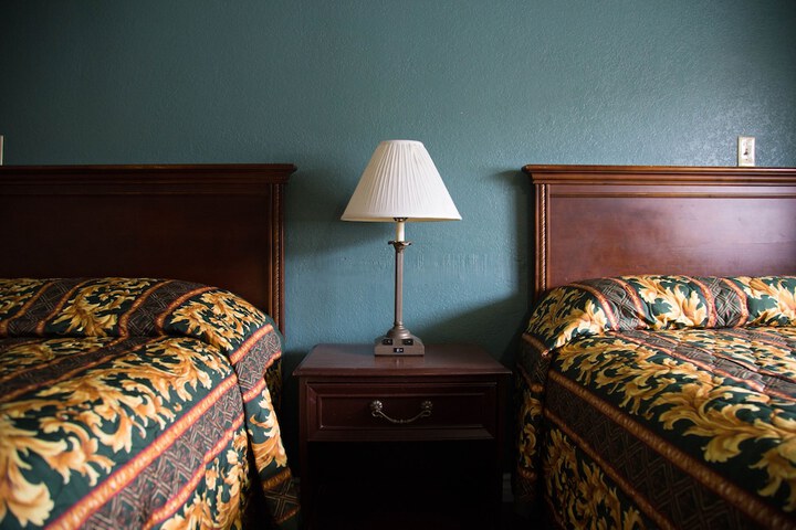 Room 17 of 19
