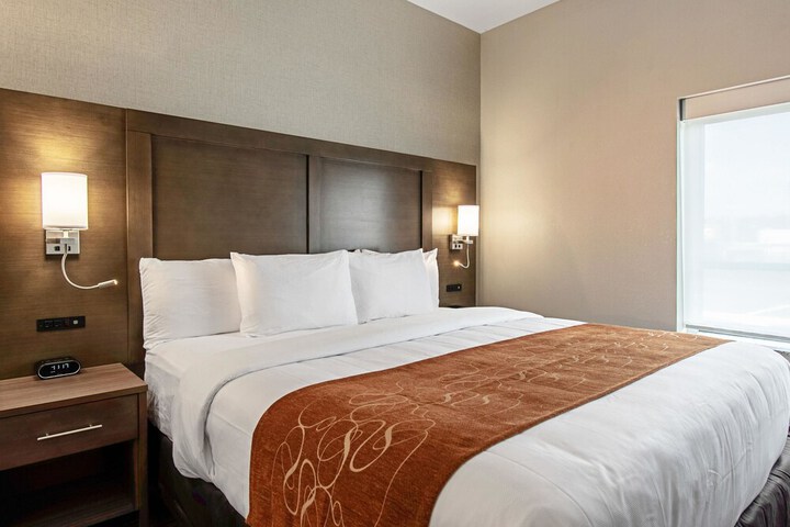 Comfort Suites Grove City - Columbus South