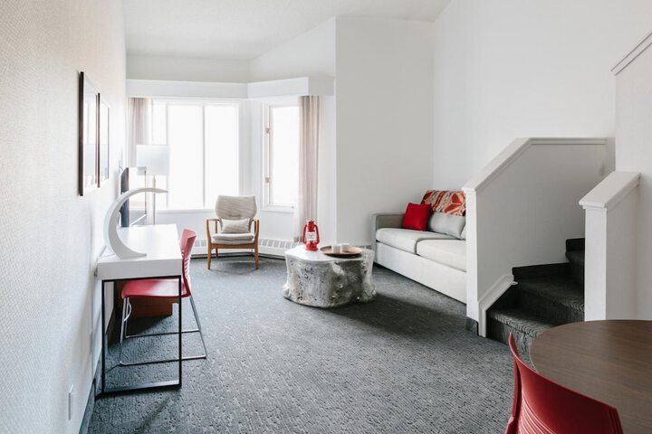 Room 27 of 36