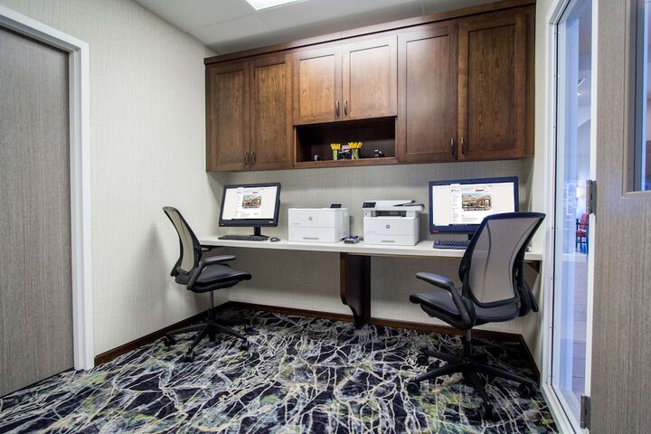 Business Center 37 of 37