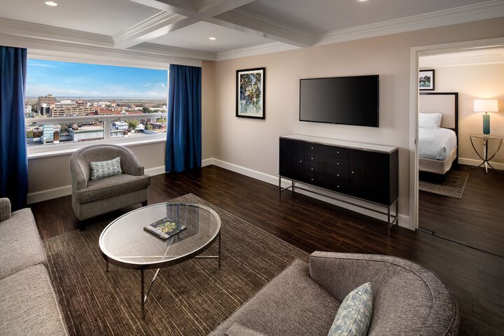 Room 41 of 102