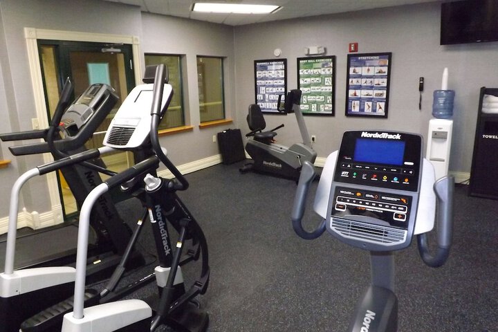 Best Western Plus Kalamazoo Suites