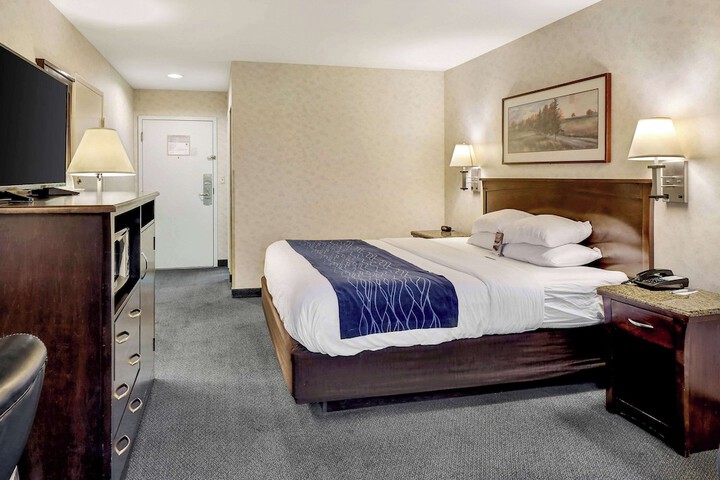 Room 40 of 83