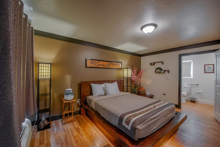 Room 12 of 16